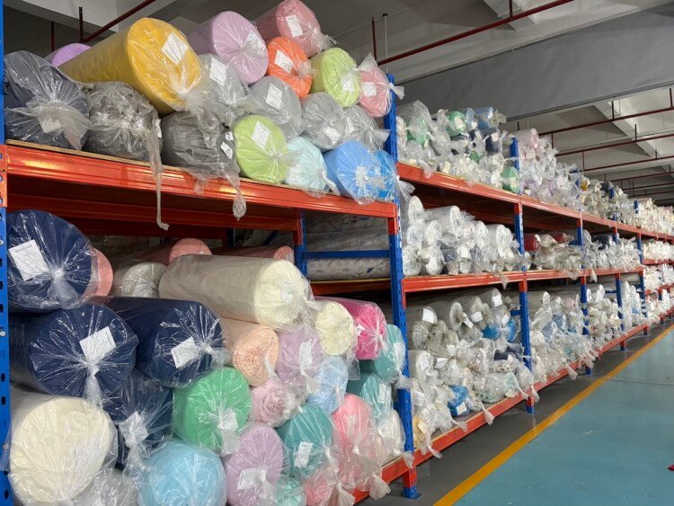 Fabric Swatch vs Lab Dip vs Bulk Approval for Kids’ Apparel: A Buyer’s Quality Guide